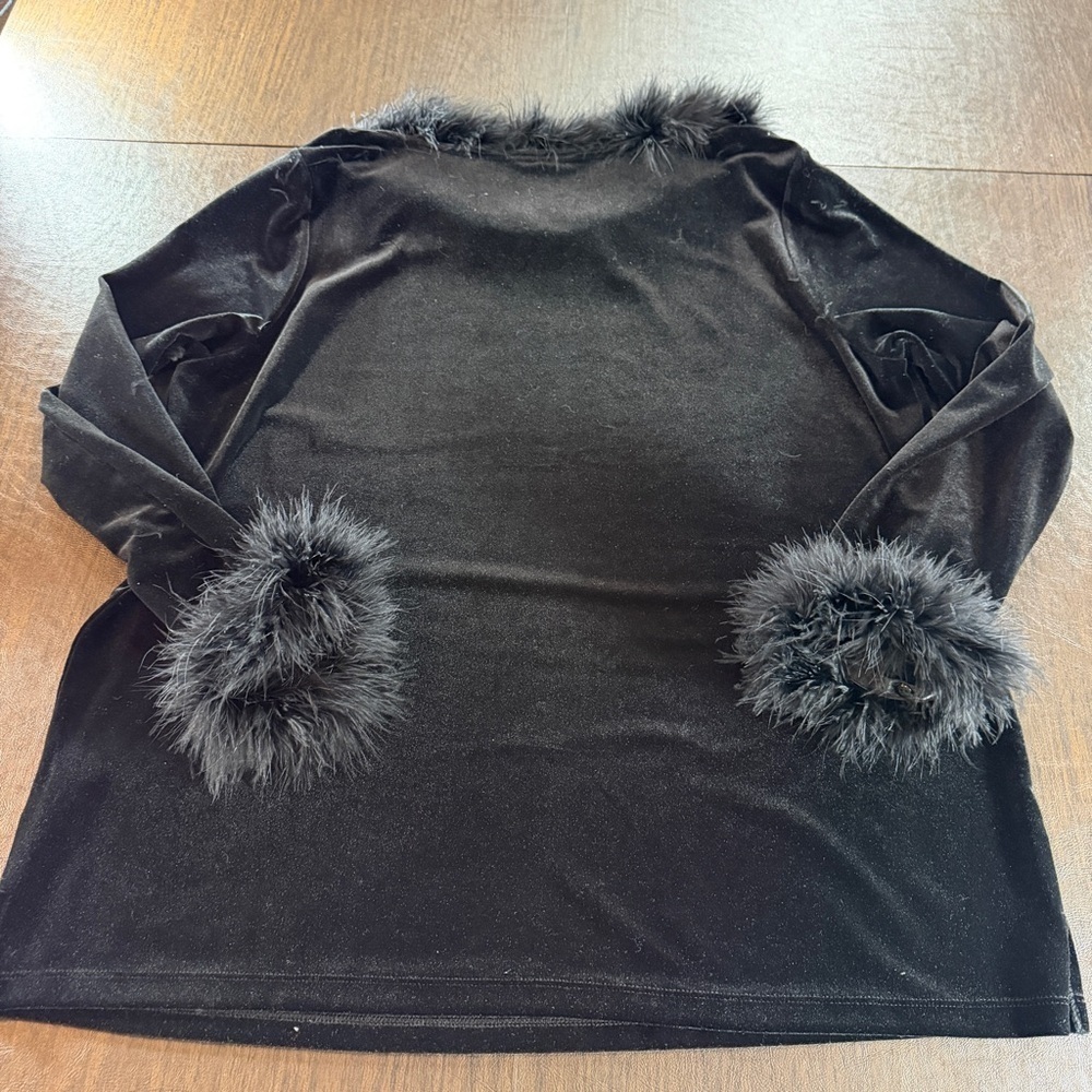 Easy Spirit Black Velvet Top with Feather Collar and Sleeve Trim Sz 1X - Picture 8 of 8